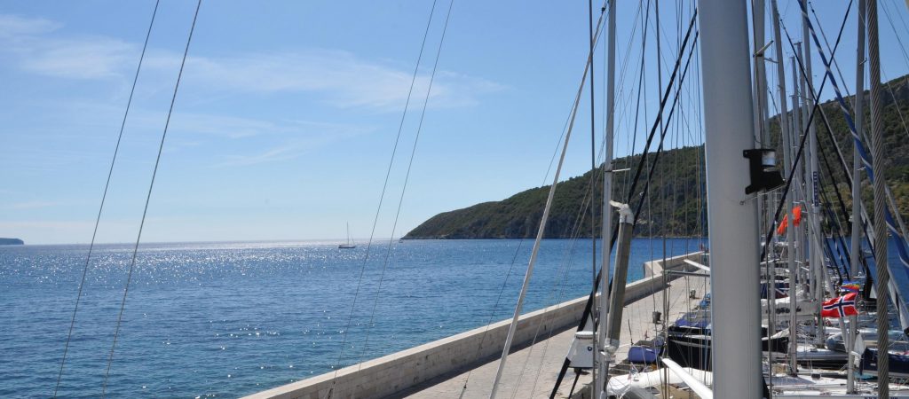 Otok Komiža Croatia Pomalo